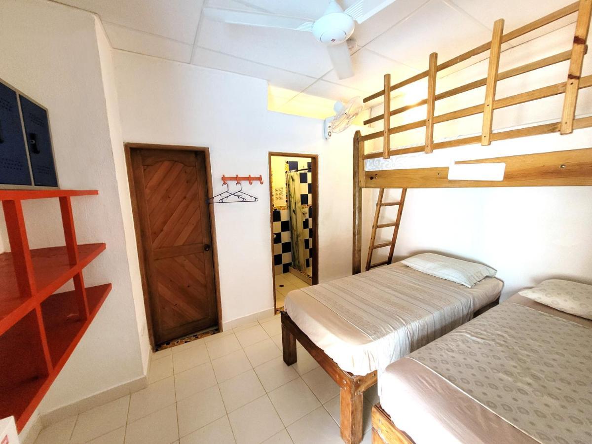 Divanga Hostel And Diving Taganga Exterior photo